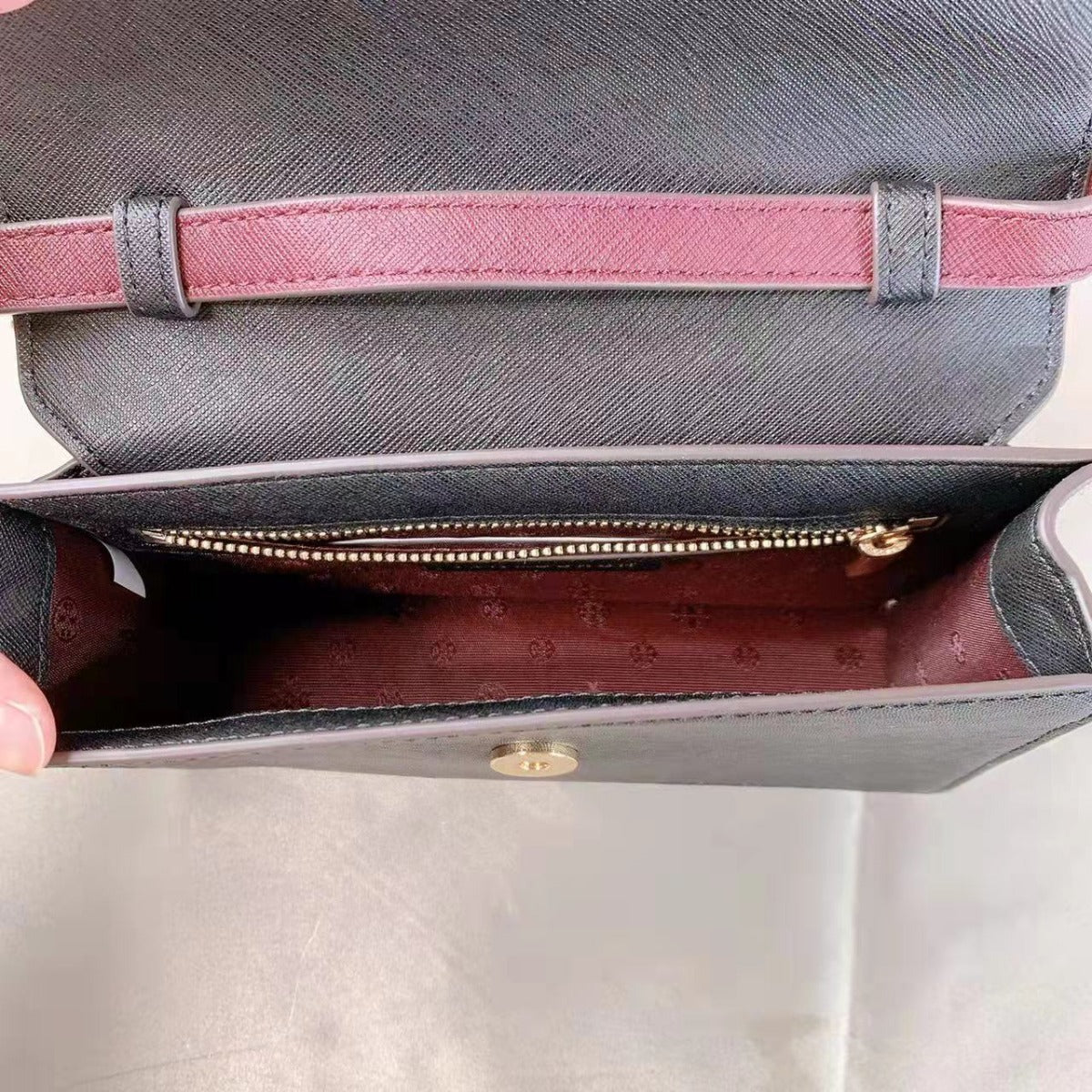 Tory Burch 84744 0821 Emerson Mini Shoulder Bag In Claret Black Tory Burch 84744 0821 Emerson Mini Shoulder Bag In Claret Black